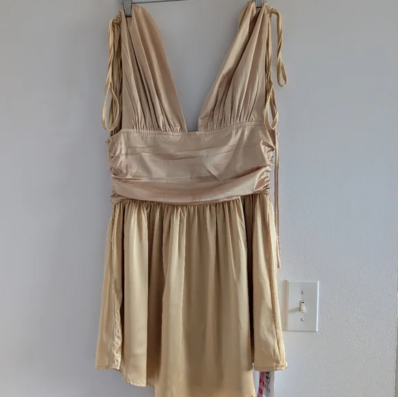 3/$30 Bnwt Gold Rushed Mini Mini Dress - Picture 2 of 13